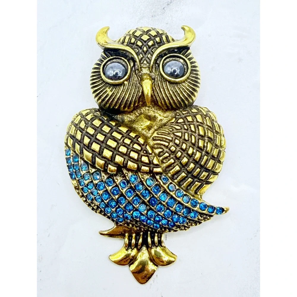 Large Owl Brooch Gold Tone Blue Rhinestone Cabochon Eyes Bird Pin 2.75